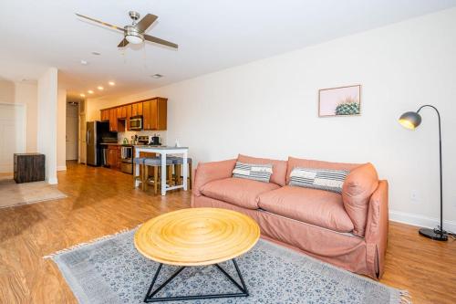 Viagem Upscale Studio with Parking in Top Location