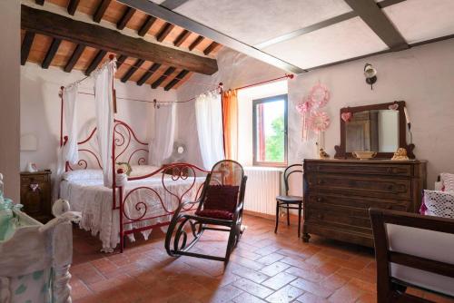 House with 2 bedrooms in Trequanda with shared pool enclosed garden and WiFi - image 2