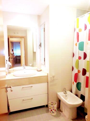 House with 4 bedrooms in Rivas Vaciamadrid with enclosed garden and WiFi - image 5