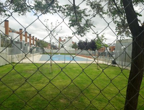 House with 4 bedrooms in Rivas Vaciamadrid with enclosed garden and WiFi - image 13