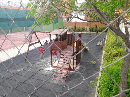 House with 4 bedrooms in Rivas Vaciamadrid with enclosed garden and WiFi - image 3