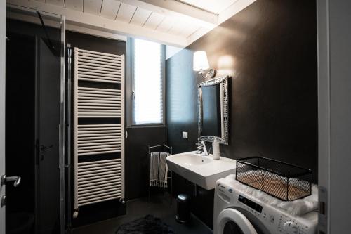 Duplex Apartment room in Loft Alle Mura - byMyHomeinComo
