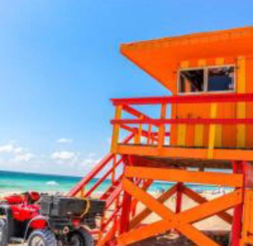 2Bedroom 2Bath with Private Rooftop&Jacuzzi1block from beach - image 2
