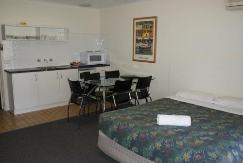 Warrnambool Motel and Holiday Park