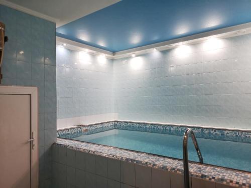 مسبح, Orange Hotel in مقاطعة ليشاكيفسكي