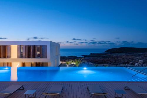 Kora Nivaria Beach, Abades