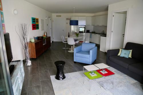  Beautiful lake-View Apartment in Gordola