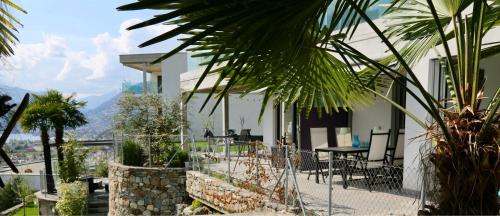  Beautiful lake-View Apartment in Gordola