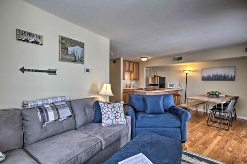 Ski-In Ski-Out Wintergreen Condo with Balcony in Mount Torry Furnace, USA