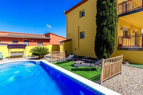  Villa Rodonya with a private pool, just 19km to the beaches of Tarragona! in Rodonyà