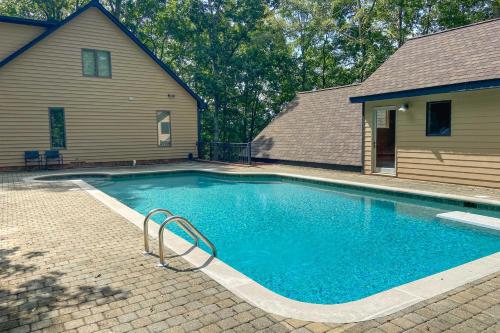 Nashville Area Family Getaway with Private Pool!