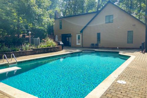 Nashville Area Family Getaway with Private Pool!