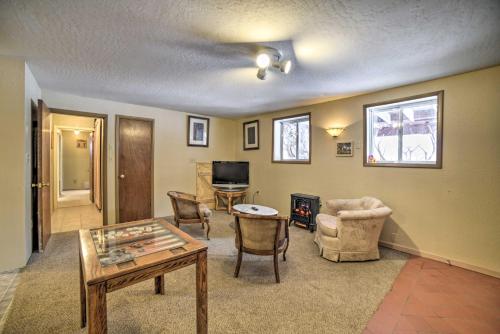 . Cozy Durango Apt with Mtn View about 6 Mi to Downtown!