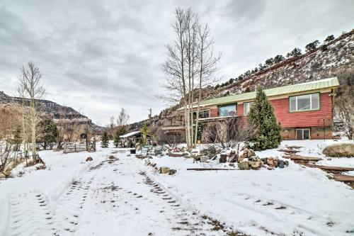 Cozy Durango Apt with Mtn View about 6 Mi to Downtown! in Durango, USA