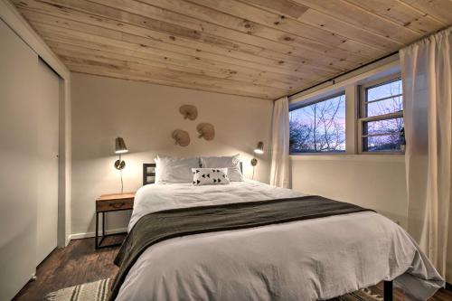 Stylish Catskills Mtn Apt with Shared Outdoor Space