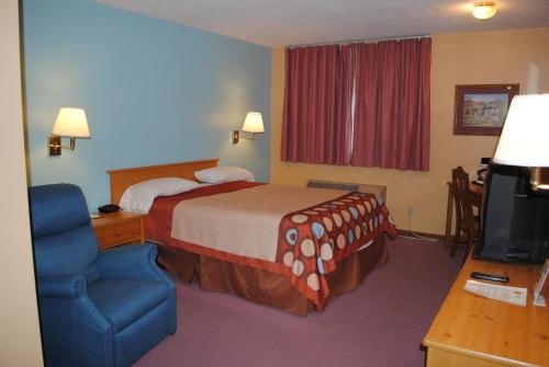 Super 8 by Wyndham Shipshewana