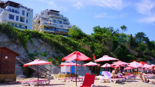 Апартаменти Бяла Клиф на плажа - Apartments Byala Cliff First Line, Bjała
