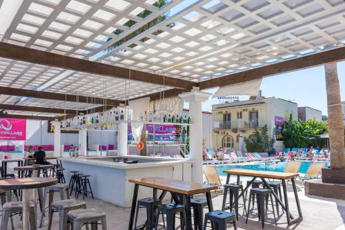 Quayside Village Hotel - main image