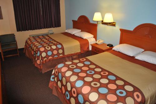 Super 8 by Wyndham Shipshewana - image 14