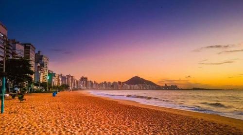 Kilátás, Apt Inteiro 02 Qts, 04 Pessoas, 15 min Praia in Vila Velha