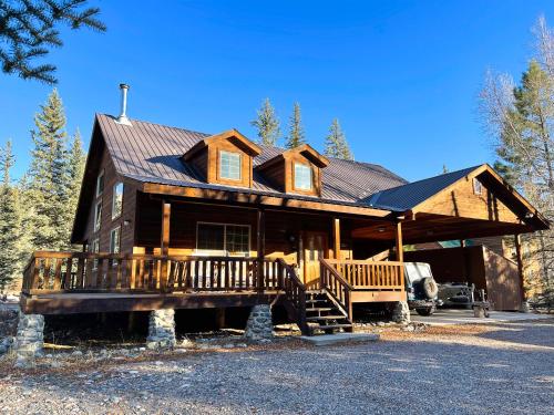 Bear Paw Lodge & Vacation Homes in Vallecito, USA