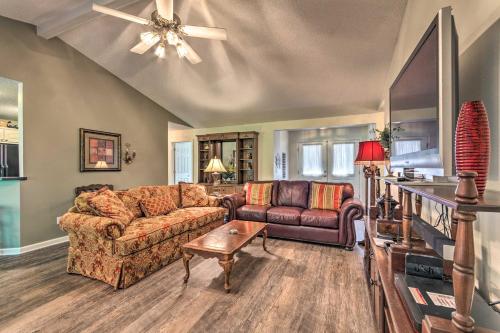 Hot Springs Apt with Grill Less Than 2 Mi to Lake Coronado! in Hot Springs Village, USA