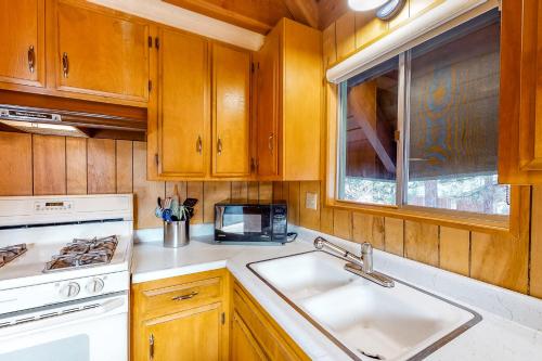 Pinewood Haus in Big Bear City, USA