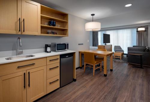 Hyatt Place Boston/Seaport District