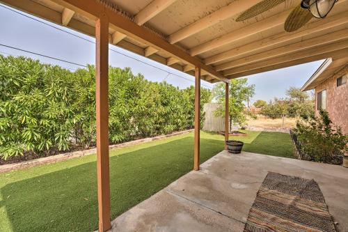 Updated Family Home - 2 Blocks to Colorado River!