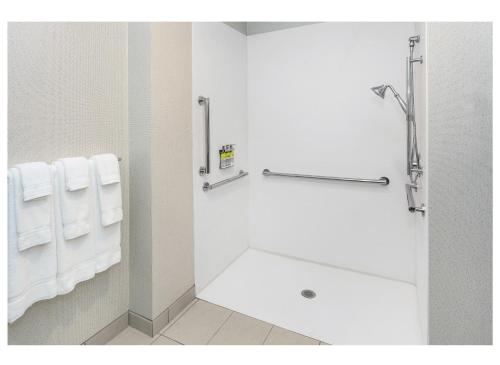 Holiday Inn Express & Suites - Hudson I-94, an IHG Hotel