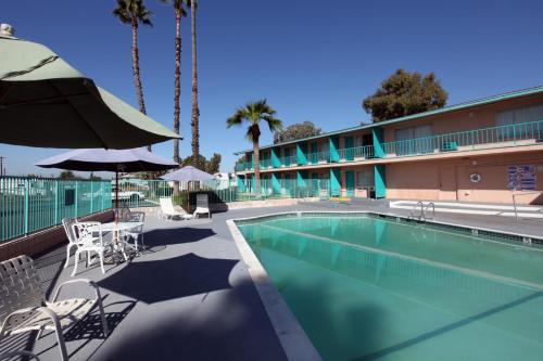 Americas Best Value Inn-El Cajon/San Diego - image 2