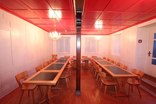 ศูนย์ธุรกิจ, Hotel Engel am Bahnhof in ฮอร์เก็น