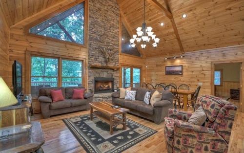 Dogwood Retreat - GREAT FAMILY RETREAT TIME IN THE NORTH GEORGIA MOUNTAINS OF BLUE RIDGE in เอเธนส์ (TN)