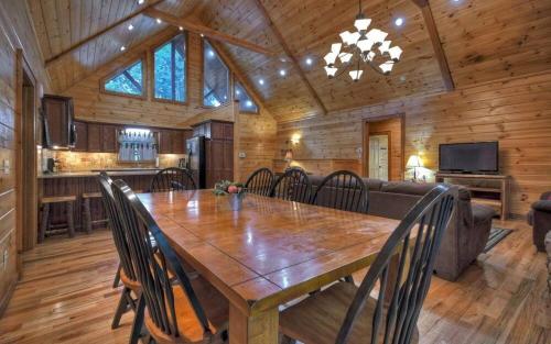 Dogwood Retreat - GREAT FAMILY RETREAT TIME IN THE NORTH GEORGIA MOUNTAINS OF BLUE RIDGE in เอเธนส์ (TN)