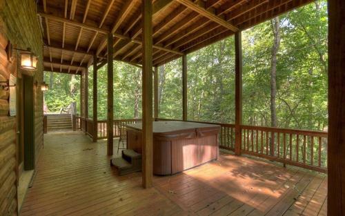 Dogwood Retreat - GREAT FAMILY RETREAT TIME IN THE NORTH GEORGIA MOUNTAINS OF BLUE RIDGE in เอเธนส์ (TN)