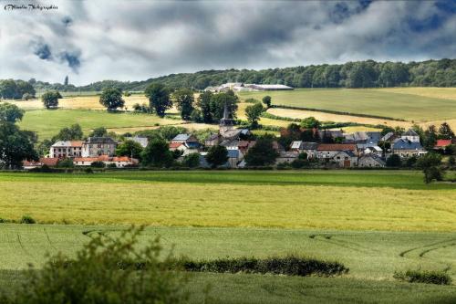 Iekārtas, Maison de campagne avec superbe vue panoramique! in Recquignies