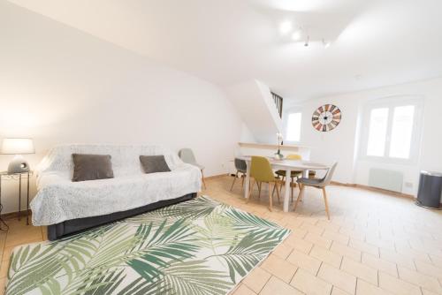 Ravissant Triplex et Duplex au Centre de Pont St Esprit - Cadarache