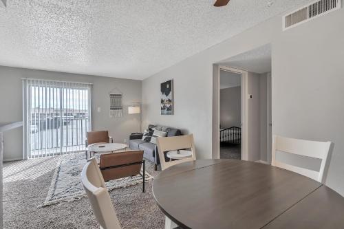 Spacious 1BR Getaway in Heart of Midland - image 3