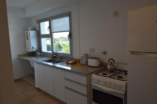 кухня, Departamento Los Tilos 4 in Тандил