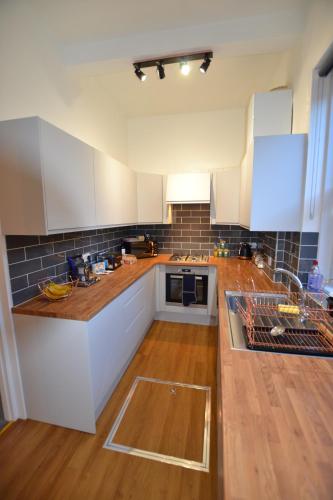 Mayflower Boutique Apartment --- Salisbury Apartments ---, Salisbury, Wiltshire
