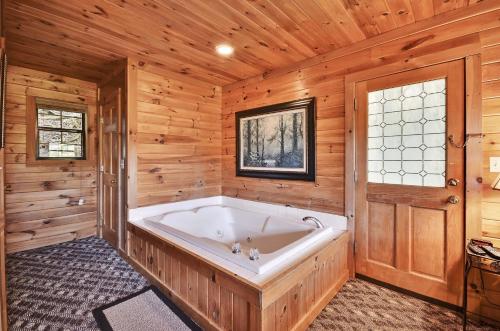 Smoky Retreat Cabin - image 8
