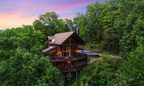 Livin on Mountain Time Holiday home, Sevierville
