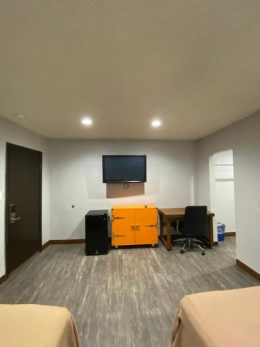 Sandman Motel – Inglewood, CA