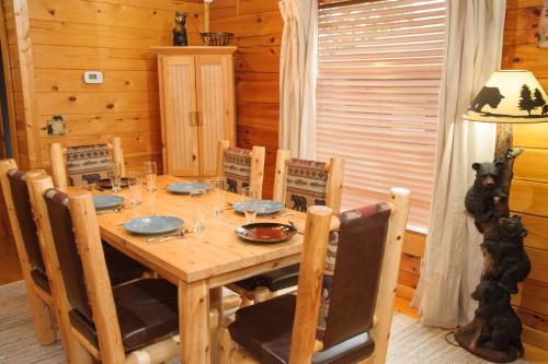 Smoky Mountain Memories Cabin - image 2