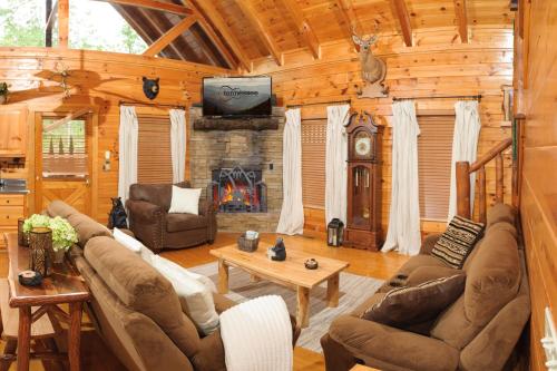 Smoky Mountain Memories Cabin - image 6