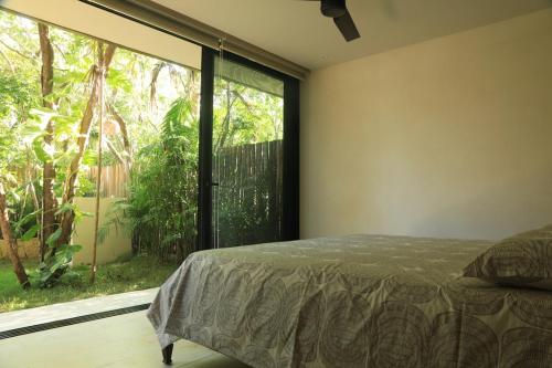 Nuuch Luxury Townhouse with Private Garden and Pool