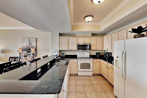 Crystal Shores West - Pools Hot Tub & Gulf Views condo - image 8