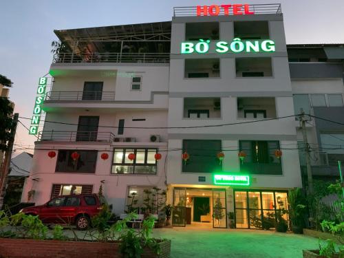 Bờ Sông Hotel