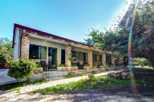 Seascape Elegant Residence - image 8