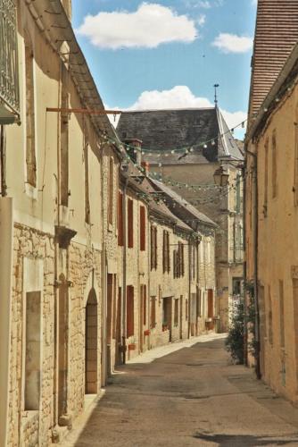 Petite maison en pierre au coeur du Périgord noir proche de Sarlat et Rocamadour